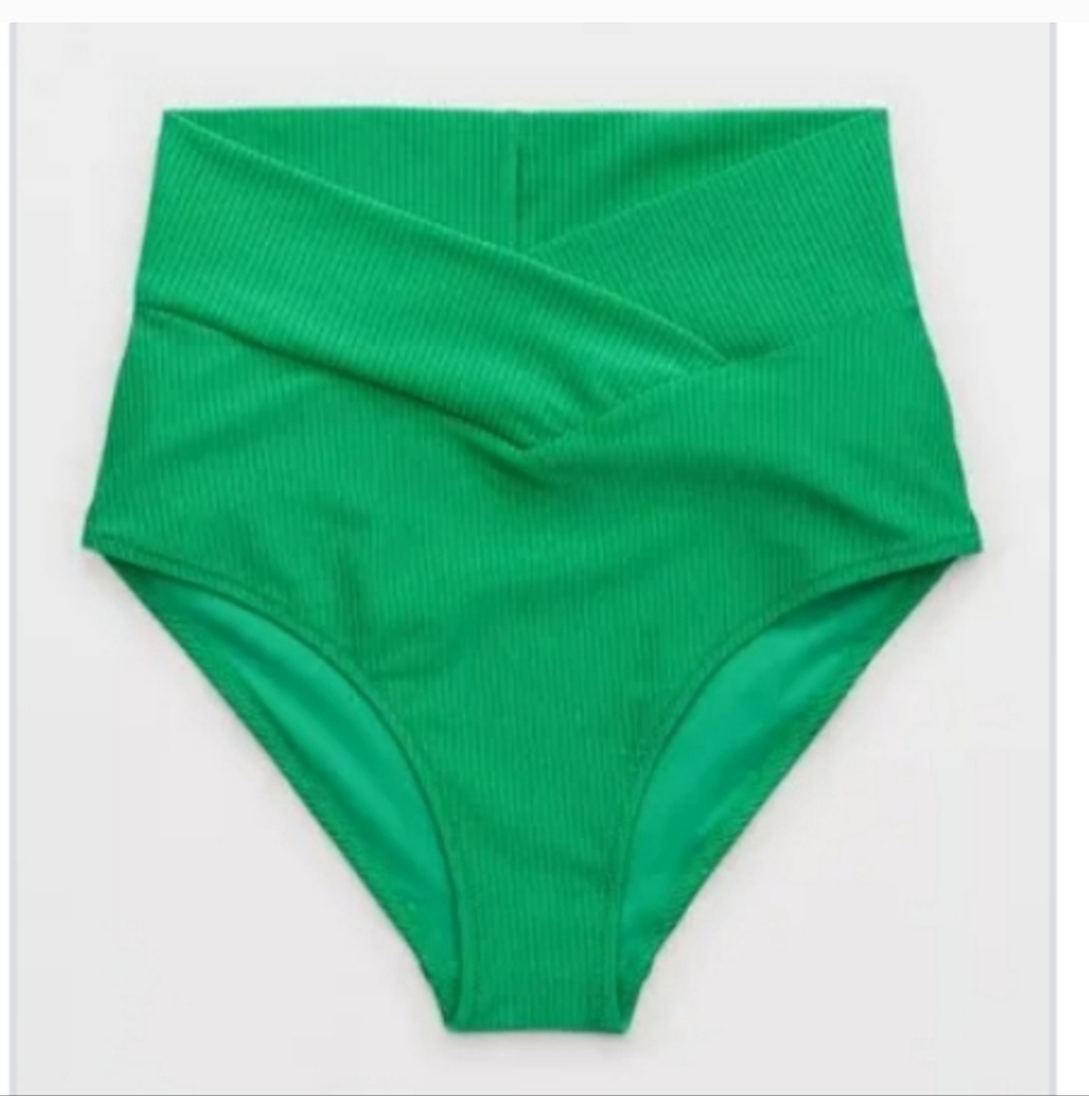 NWOT AERIE green Ribbed Bottoms Size M